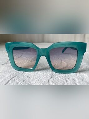 AJ Morgan "Che Che" Chunky Square Sunglasses - Translucent Teal / Turquoise